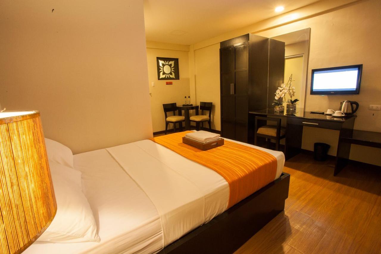 L Square Hotel Tarlac City Cameră foto